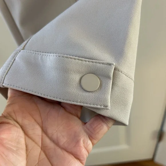 Athleta Endless High Rise Cargo Pant. Like new. Stretch. No wrinkles! Recycled. - Picture 6 of 15